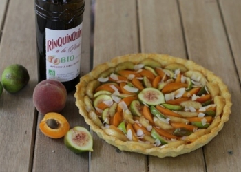 Tarte à la figue, pêche blanche et compotée d’abricots au RQQ bio