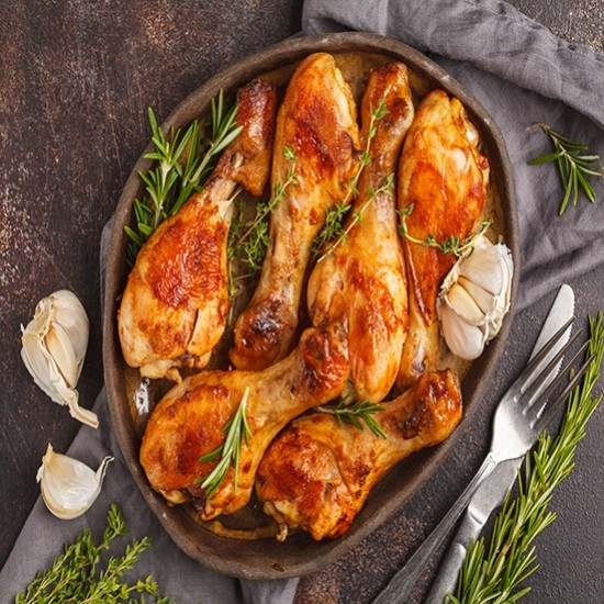 Chicken in the garlic and in the Pastis Henri Bardouin