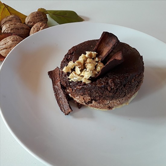 Chocolate and apple fondant, walnuts macerated with RinQuinQuin