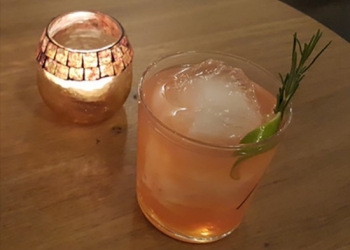 Provence Old Fashionned  par Romain Tritsch barman au Eat Me Lausanne, Suisse