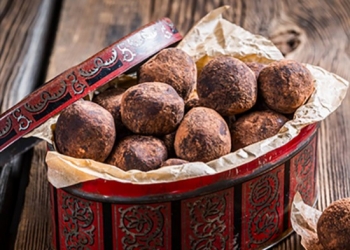  Chocolate, orange and RinQuinQuin truffles