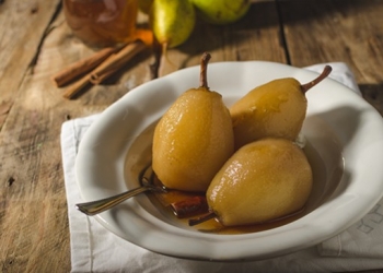 Poires pochées à la Badiane et au Pastis Henri Bardouin