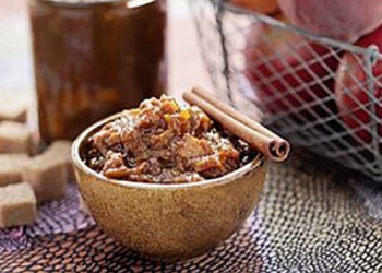 Peach and apple chutney with RinQuinQuin