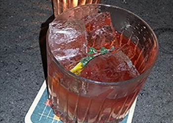 Provençal Negroni créé par Flavio Angiolillo du Mag Café Milan 